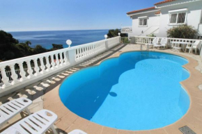 Villa piscine Eze bord de mer à 500m de la plage